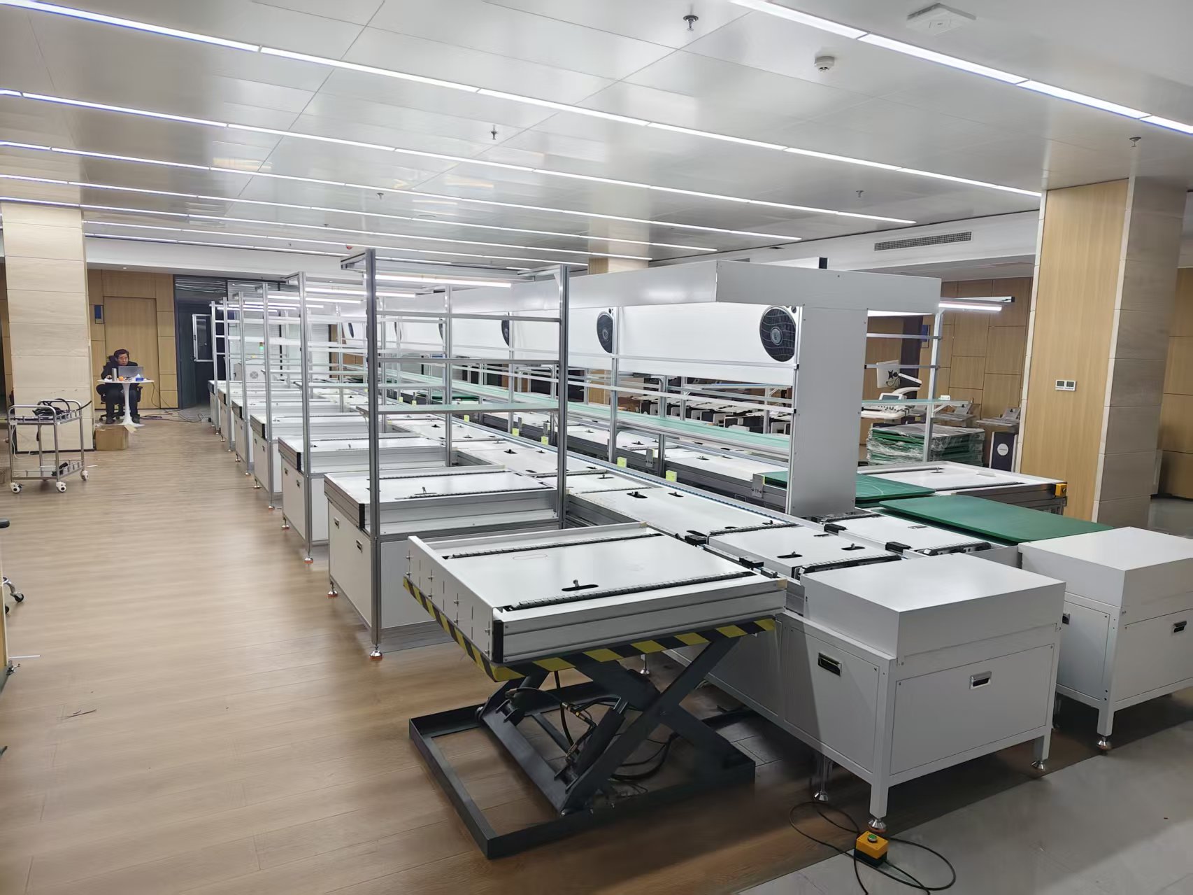 倍速链流水线1.jpg 倍速链流水线1.jpg